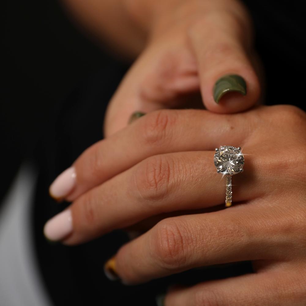 18ct Gold Real Diamond Lab-Grown Solitaire, Diamond Shoulders 3.00ct
